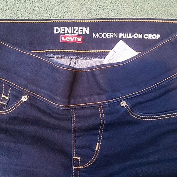 Levi's Dark Denim Modern pull-on cropped - Picture 4 of 7